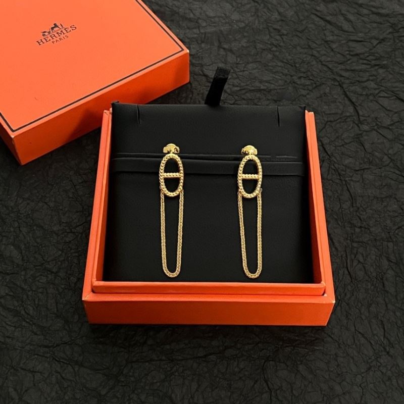 H**me5 earrings